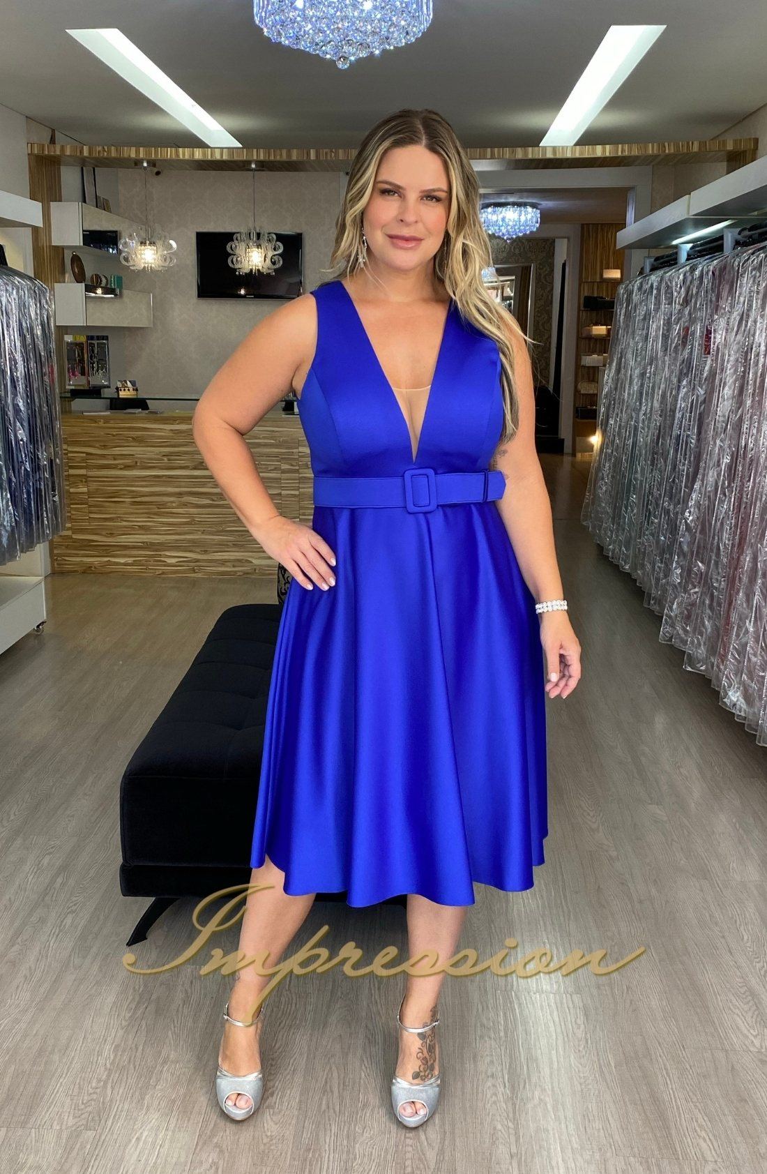 vestido plus size azul royal