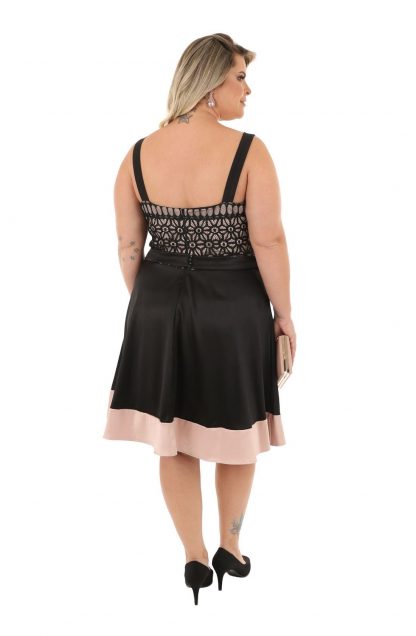 Vestido de Festa Midi Plus Size Preto Renda - Imagem 2