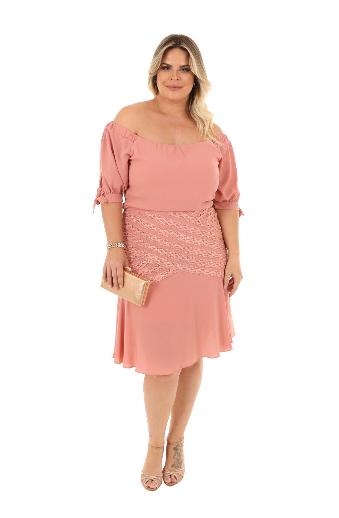 Vestido rose sales curto plus size