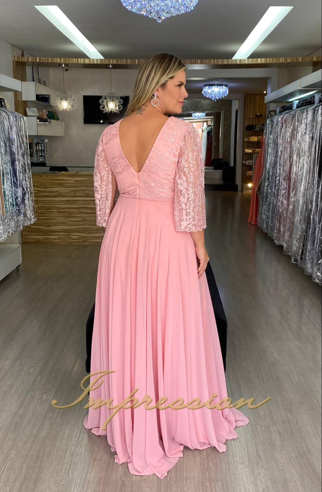 Vestido de madrinha sales com manga rose
