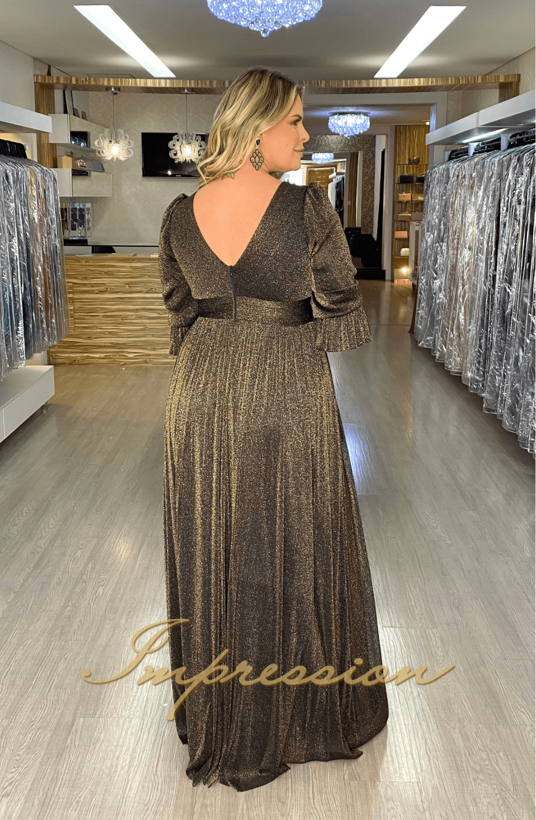 Vestido de festa sales marrom com dourado