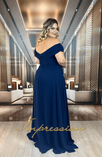 Vestido de Festa Longo Plus Size Azul Marinho com Capa Removível - Image 5