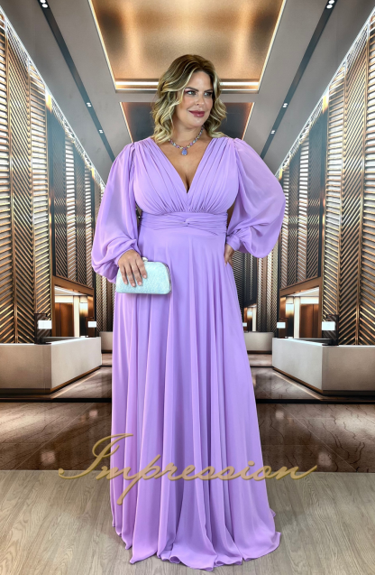 Vestido de Festa Longo Plus Size Lilás com Manga Removível
