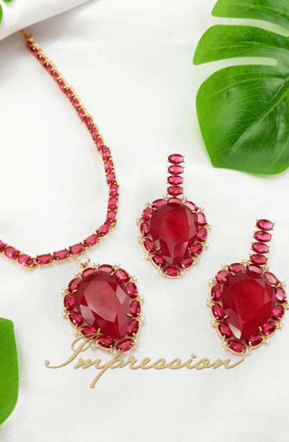Conjunto de Festa Pedras Cherry